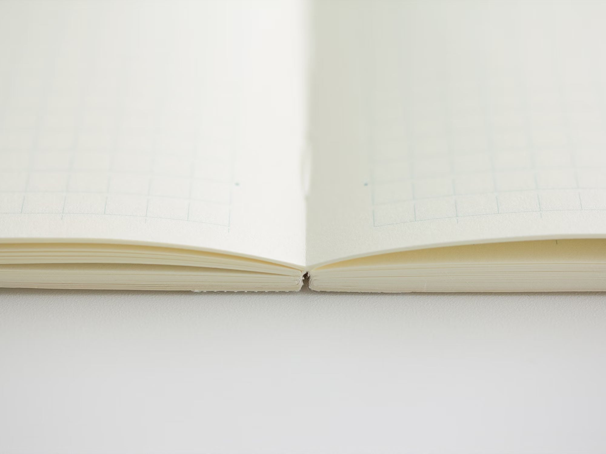 Agenda 2026 MIDORI MD PAPER Notebook Diary Thin - A4
