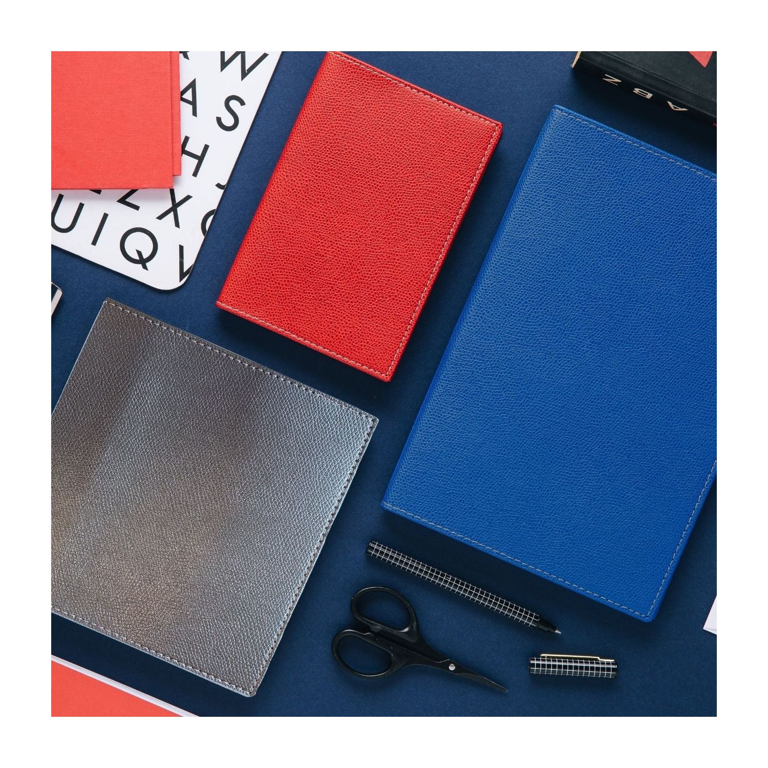 Agenda 2025 QUO VADIS Plain Club - Mensuel - 10 x 15 cm - Navy - 3371010476015