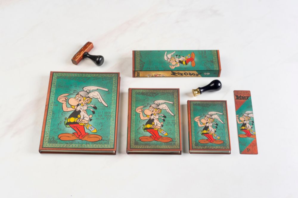 Agenda 2026 PAPERBLANKS Astérix le Gaulois - 1 semaine sur 2 pages - Midi - Hardcover - Vertical - 160p - 9780349709215