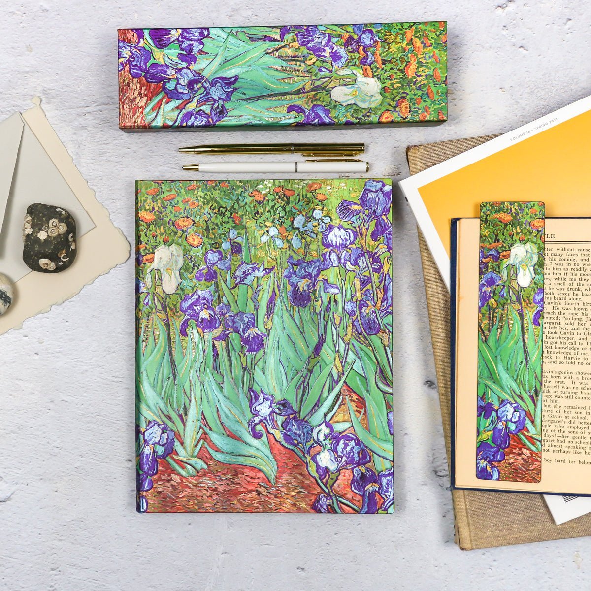 Agenda 2026 PAPERBLANKS Iris de Van Gogh - 1 semaine sur 2 pages - Mini - Hardcover - Vertical - 160p - 9780349709000