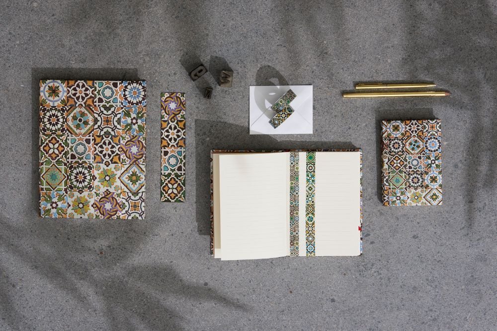 Agenda 2026 PAPERBLANKS Porto - 1 semaine sur 2 pages - Maxi - Hardcover - Vertical - 160p - 9780349709383