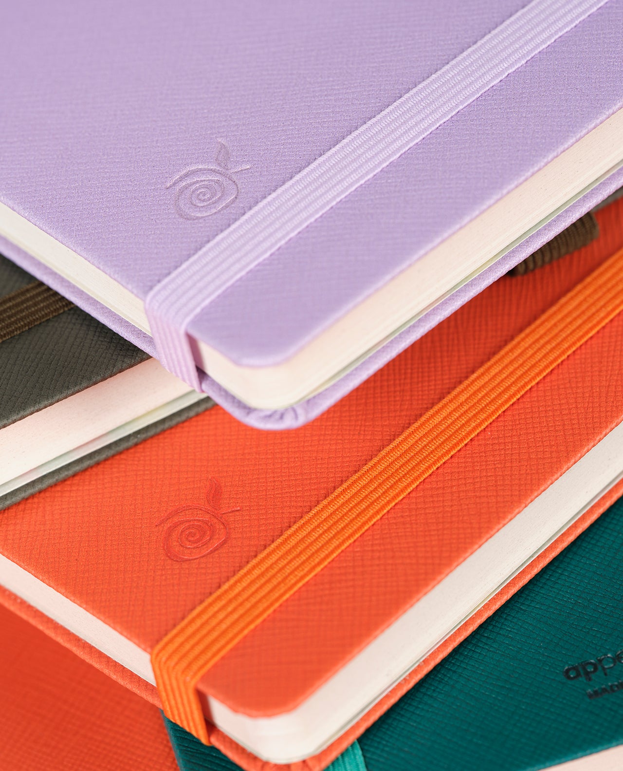 Carnet CASTELLI MILANO Appeel Classic - 19 x 25 cm - Hardcover - Ligné - Apple Kaki