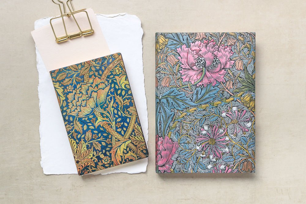 Agenda 2026 PAPERBLANKS Morris Chèvrefeuille Rose - 1 semaine sur 2 pages - Maxi - Softcover - Horizontal - 176p