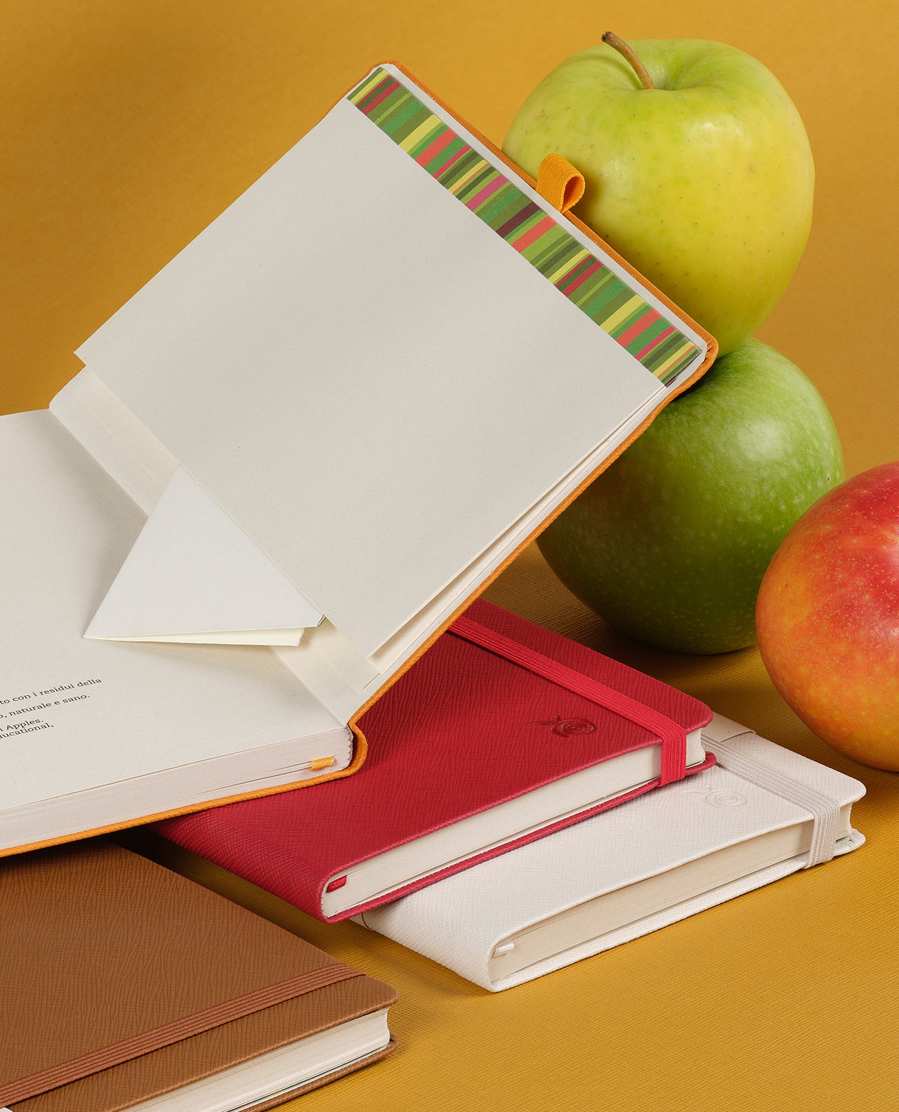 Carnet CASTELLI MILANO Appeel Classic - 13 x 21 cm - Hardcover - Ligné - Red Delicious