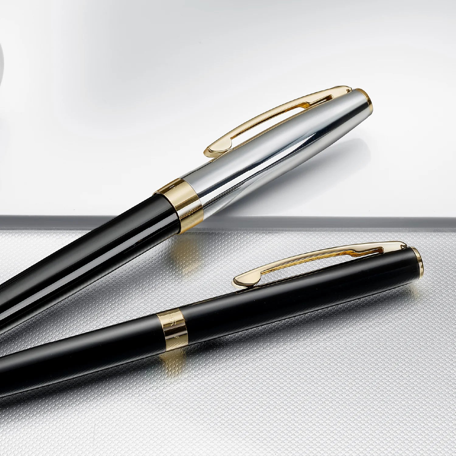 Stylo bille SHEAFFER Sagaris - Gloss Black & Chrome GT - 0074040179347