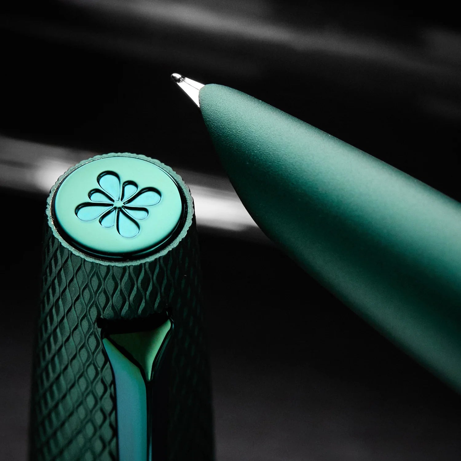 Stylo plume DIPLOMAT Viper - Green Guilloche - Medium - fine (MF) - 4009746020620