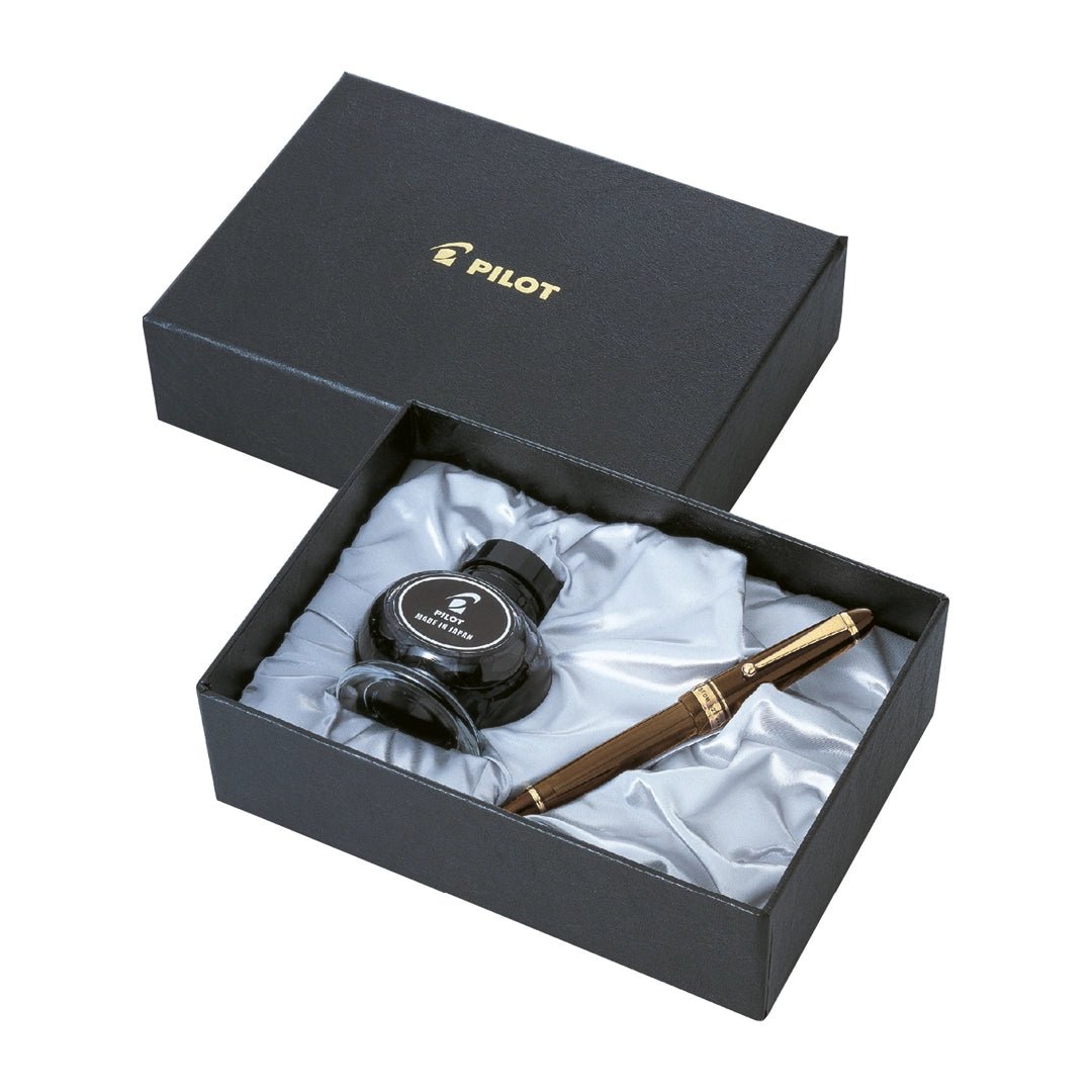 Stylo plume PILOT Custom 823 - Fine (F) - Brun - 3131910548324