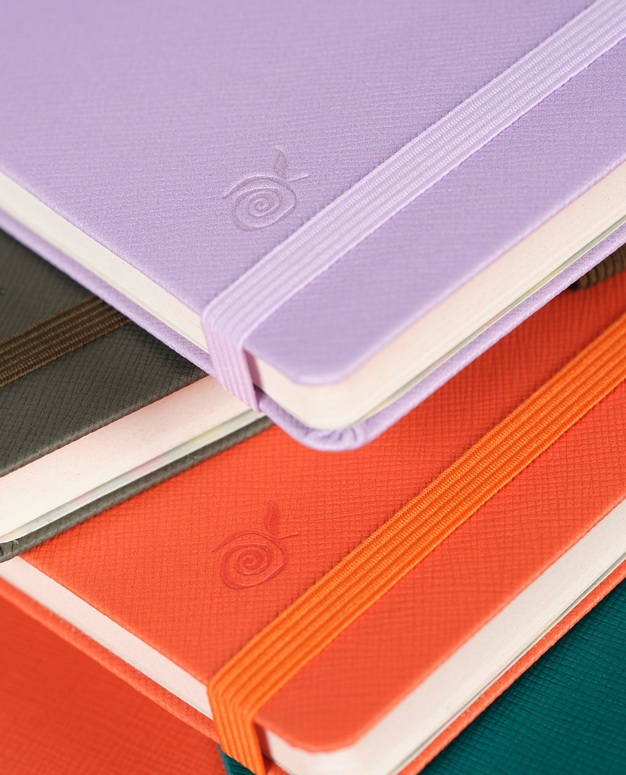 Carnet CASTELLI MILANO Appeel Classic - 13 x 21 cm - Hardcover - Ligné - Violet