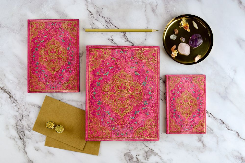 Chroniques Roses - Mini Souple 208p - Ligné - Illustré - 9781439797242