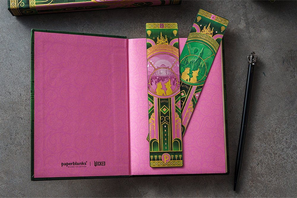 Agenda 2027 PAPERBLANKS La Magie de Wicked - 1 semaine sur 2 pages - Ultra - Hardcover - Vertical - 176p - 9780349721019