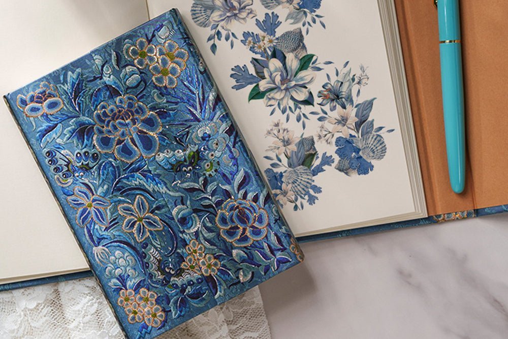 Agenda 2027 PAPERBLANKS Saule Bleu - 1 semaine sur 2 pages - Midi - Softcover - Horizontal - 176p - 9780349721255