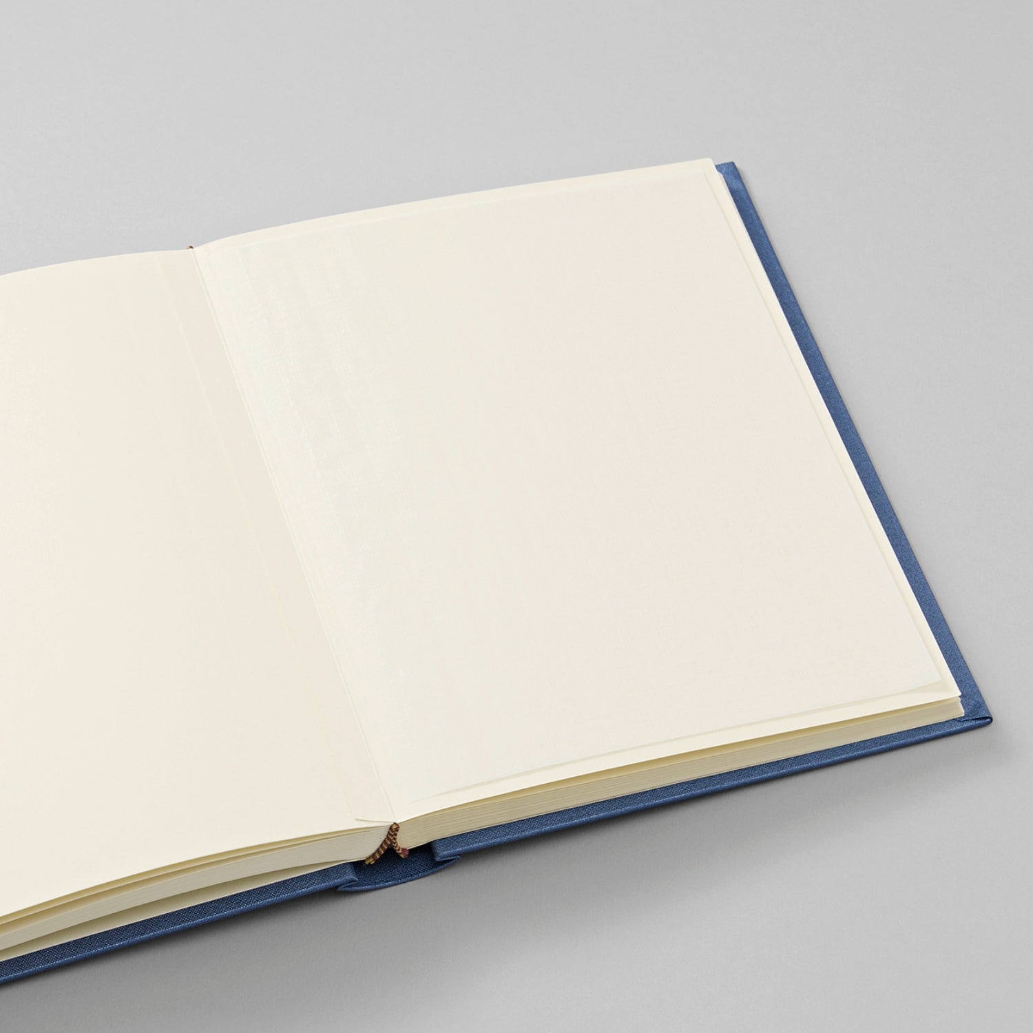 Album photo SEMIKOLON Metallic Edition Classic Medium - 21.6 x 25.5 cm - 80 pages - Electric Midnight - 