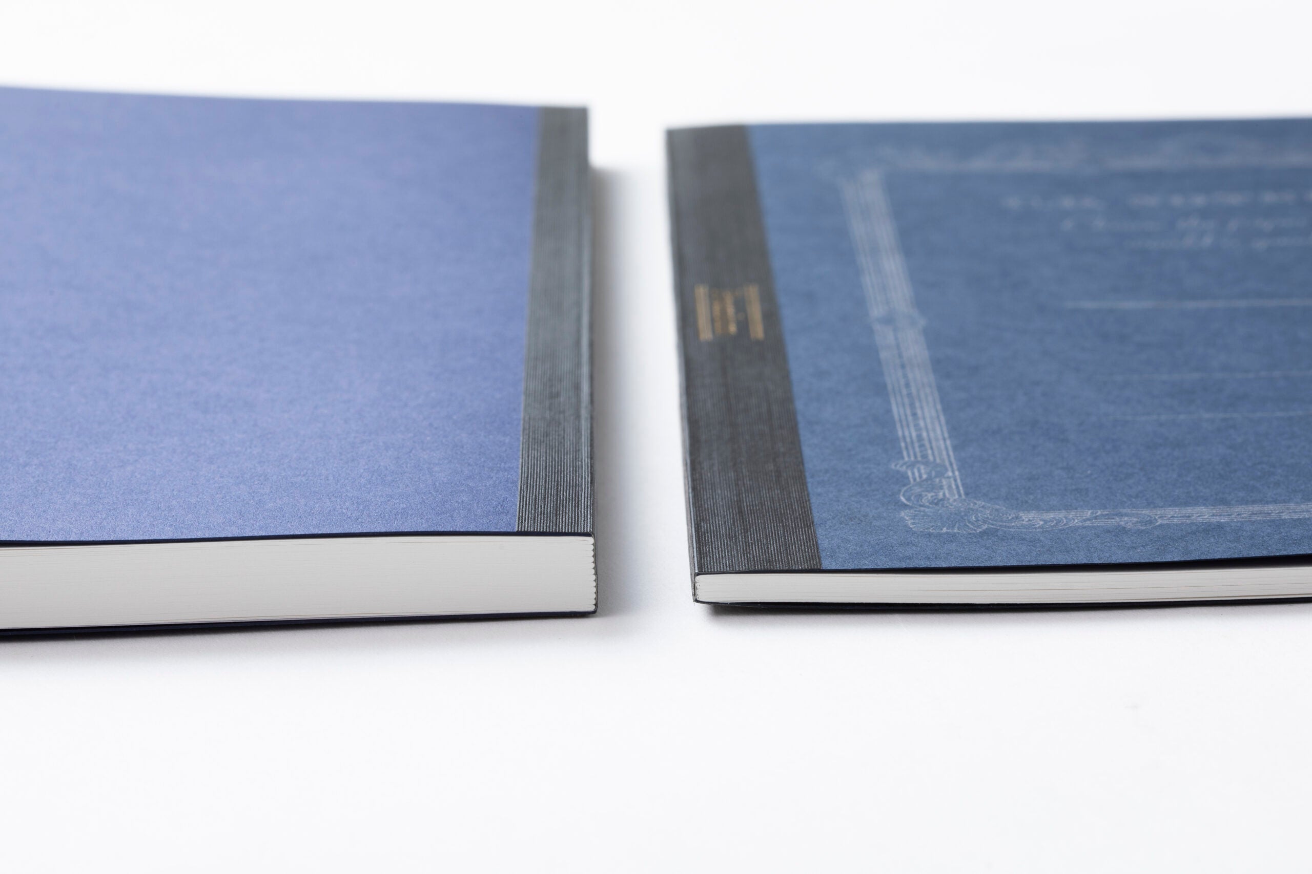 Carnet APICA Premium CD Notebook One - A6 - Ligné - Bleu foncé - 4970090130108