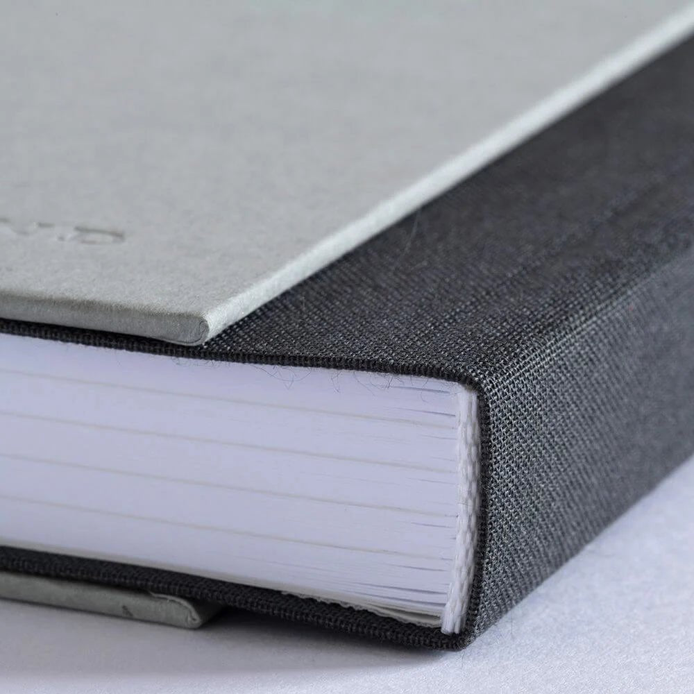 Carnet GMUND Paper Book - Hardcover - B5 - Pointillé - Grey - 4049574039333