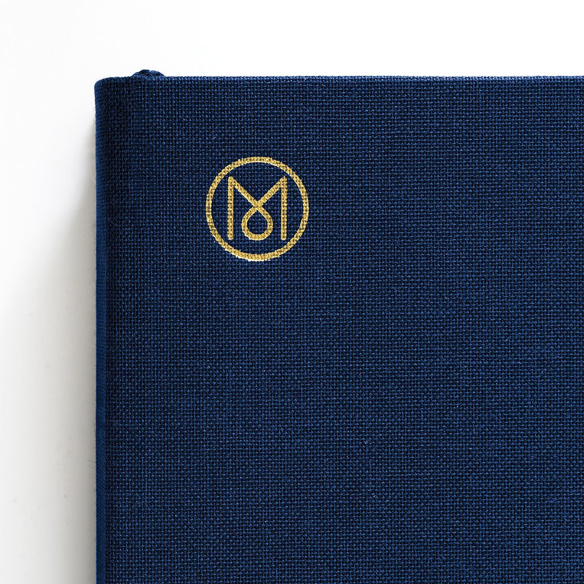 Carnet Monocle by LEUCHTTURM1917 - B6+ - Softcover - Pointillé - Light Grey - 4004117587719