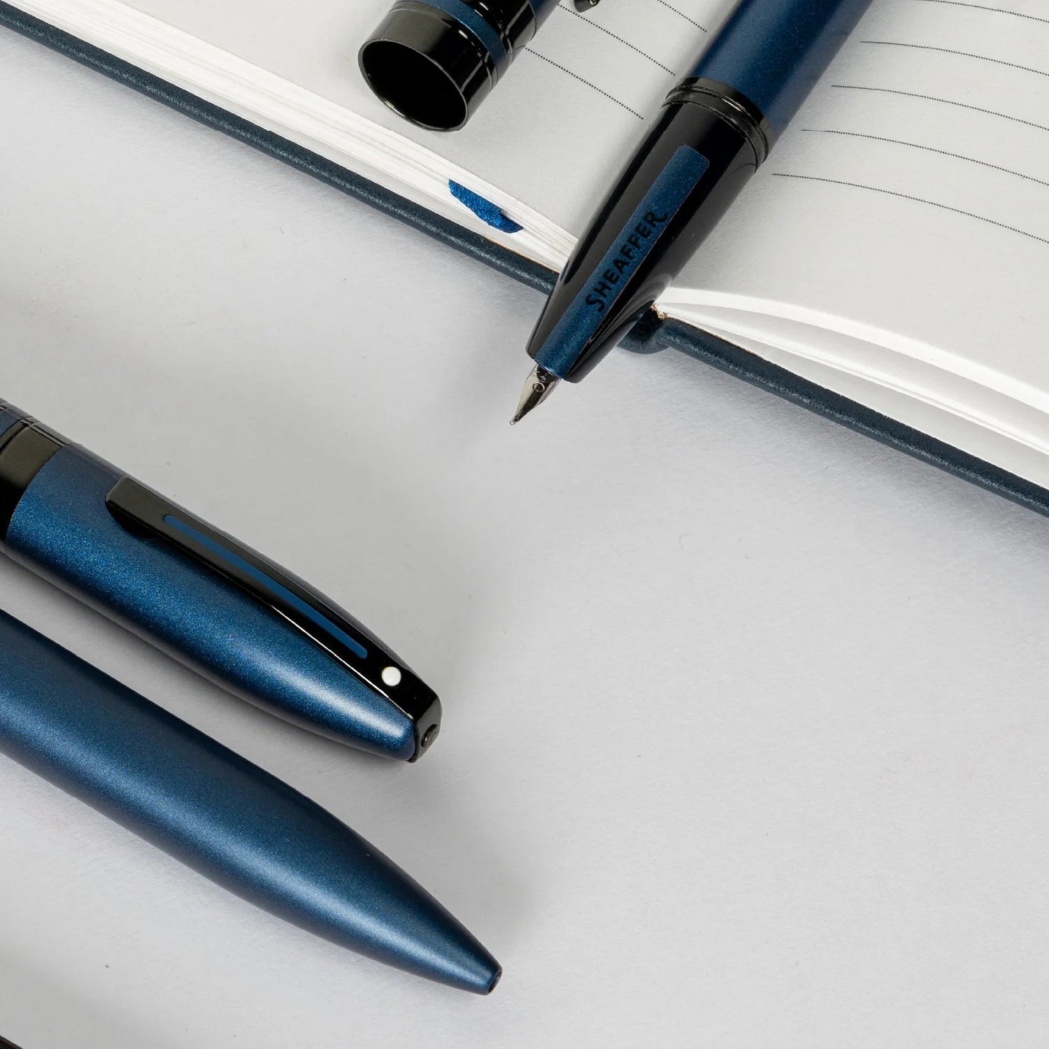 Stylo plume SHEAFFER Icon - Gloss Metallic Blue BT - Fine (F) - 0074040331455